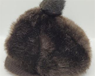912 - Vintage faux fur pom pom beret
