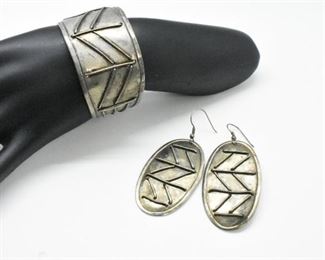 Pier 1 Bracelet and Earring Set