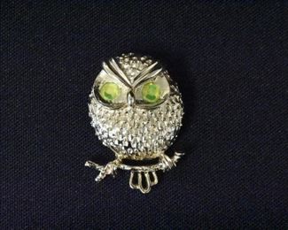 Sarah Coventry Owl Brooch With Rhinestone Eyes