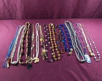 Costume Jewelry - Necklaces Lot 1