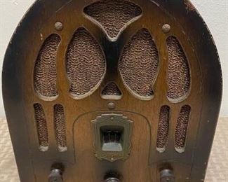 Vintage Simplex Radio Co. Table Sitting Cathedral Style Tube Radio