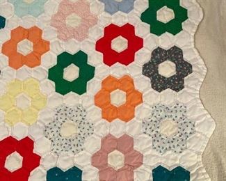 Hexagonal Pieced Baby Quilt