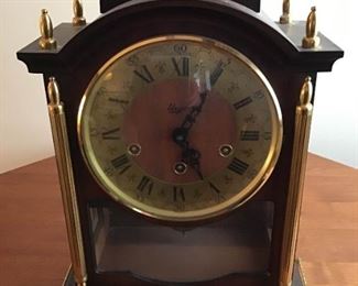Urgos Mantel Clock