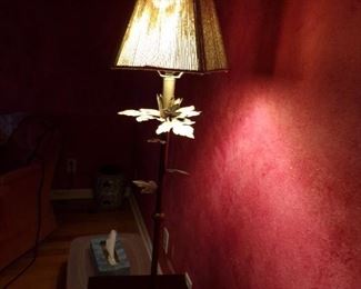 love this unique lamp