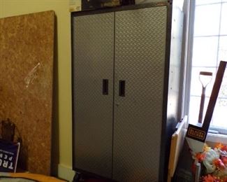 storage unit gladiator