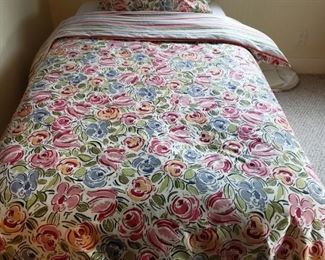Pair of twin beds matching comforters