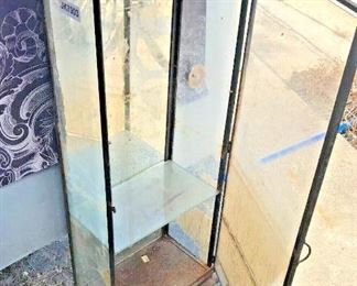 https://www.ebay.com/itm/115470119479	JF7003 Glass Display Case with Metal Support Needs TCL LOCAL PICKUP		BIN	35.99
