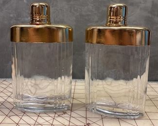https://www.ebay.com/itm/115470119480	PO1011 TWIN LIQUOR FLASK GLASS SET WITH CARRY CASE 		BIN	29.99

