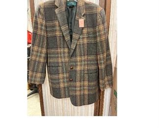 https://www.agesagoestatesales.com/product/la9005-ralph-lauren-suit-jacket-size-6/187?cp=true&sa=false&sbp=false&q=true	LA9005 Ralph Lauren Suit Jacket size 6		BIN	55
