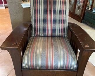 Stickley Morris Bow Arm Chair