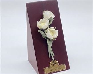 Lot 008
Lladro Flowers Collection Lactiflora Peony with Base and Original Box