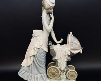 Lot 017
Large Lladro Baby's Outing Figurine - "El Paseo Del Bebe" - 4.938
