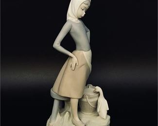 Lot 133
Lladro Girl with Goose and Milk Pail Figurine - 4682 - 9.5"T