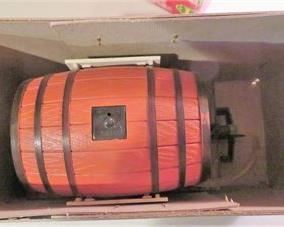 Lot 009
4047 - LGB Wine Barrel Train Car