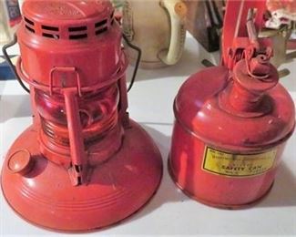 Lot 088
Dietz #40 Traffic Gard Lantern and 1 Gal. Kero Can
