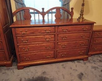 Ethan Allen Bedroom Furniture pieces