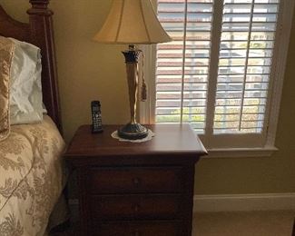 2/2 SUMTER NIGHT STAND AND TORCH LAMP