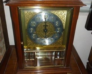 Beautiful Mantle Clock..works great