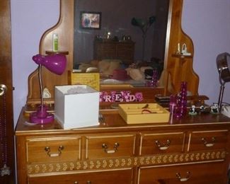 Cute dresser & mirror