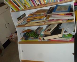 Tons of kids books