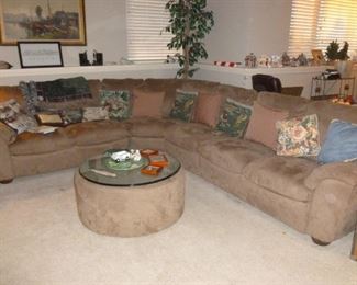 Beautiful microfiber sectional sofa w/ottoman