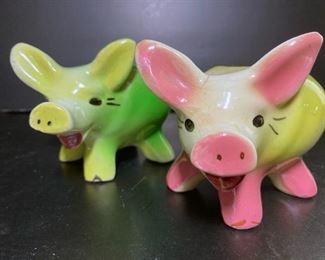Unmarked  McCoy or Shawnee style, small pig planters