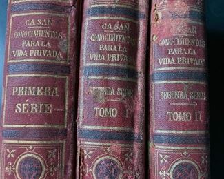 Antique book series - "Conocimientos para la Vida Privada" by V. Suarez Casan