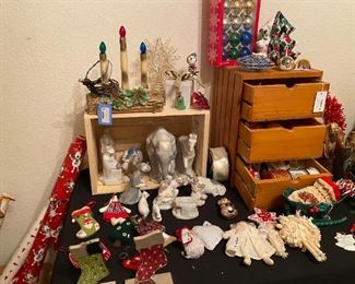 Vintage Christmas (Includes Replacement Nativity Figures)