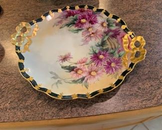 Decorative floral black/pink plate