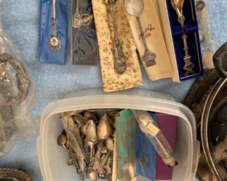 Collection of 8 small sterling pieces