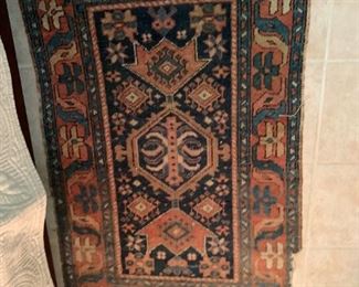 Carpet Oriental runner - damaged