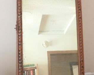 MIRROR BOX W/ PICTURE