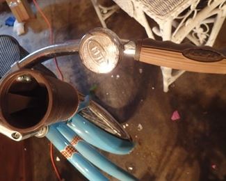 TURQUOISE VINTAGE BIKE HUFFY