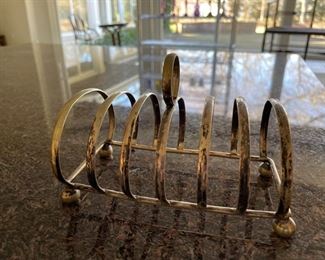 Vintage silverplate 6-slice toast rack. 