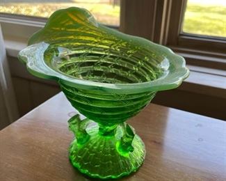 Vintage green depression glass nut/candy dish. 