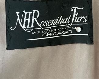 Vintage Raccoon Fur Coat. Size S. Photo 3 of 3.