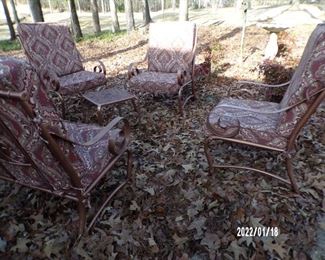 table & 4 chairs w/cushions