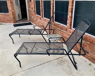 Nice outdoor chaise lounge 