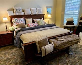 Very nice King size bedroom set. Excellent condition 