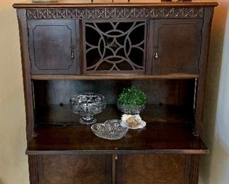 Gorgeous Antique Viktrola cabinet 