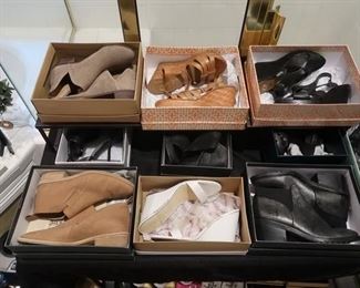 Women’s shoes size 10-11