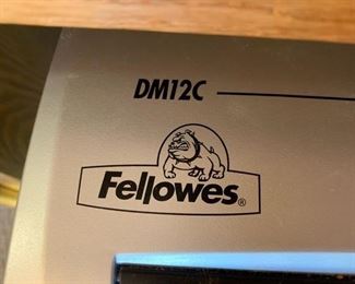 Fellowes DM12C Shredder
