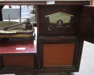VINTAGE ZENITH HI FI CONSOLE WITH TURNTABLE, RADIO AND SPEAKER