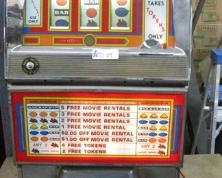 VINTAGE BALLY TOKEN SLOT MACHINE TABLETOP