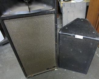 LOT OF 2 VINTAGE SPEAKERS