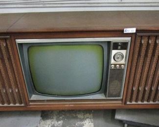 VINTAGE ZENITH AM/FM TV,TURNTABLE CONSOLE