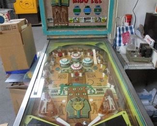 VINTAGE BALLY KING TUT PINBALL MACHINE