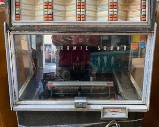 AMI MUSIC MODEL 700 JUKEBOX