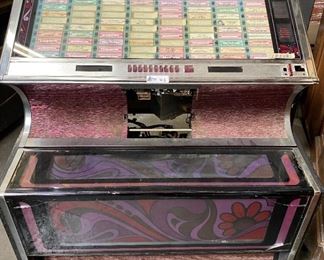 VINTAGE ROCK-OLA MODEL 450 JUKEBOX