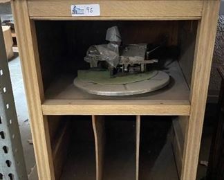 VINTAGE VICTROLLA CABINET